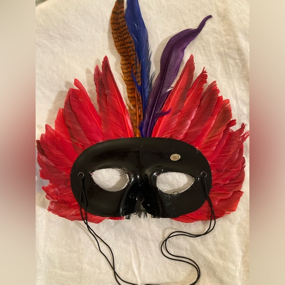 NWT Feather Mask Mardi Gras Masquerade, COSTUME Party Mask RED MULTI - Picture 4 of 5